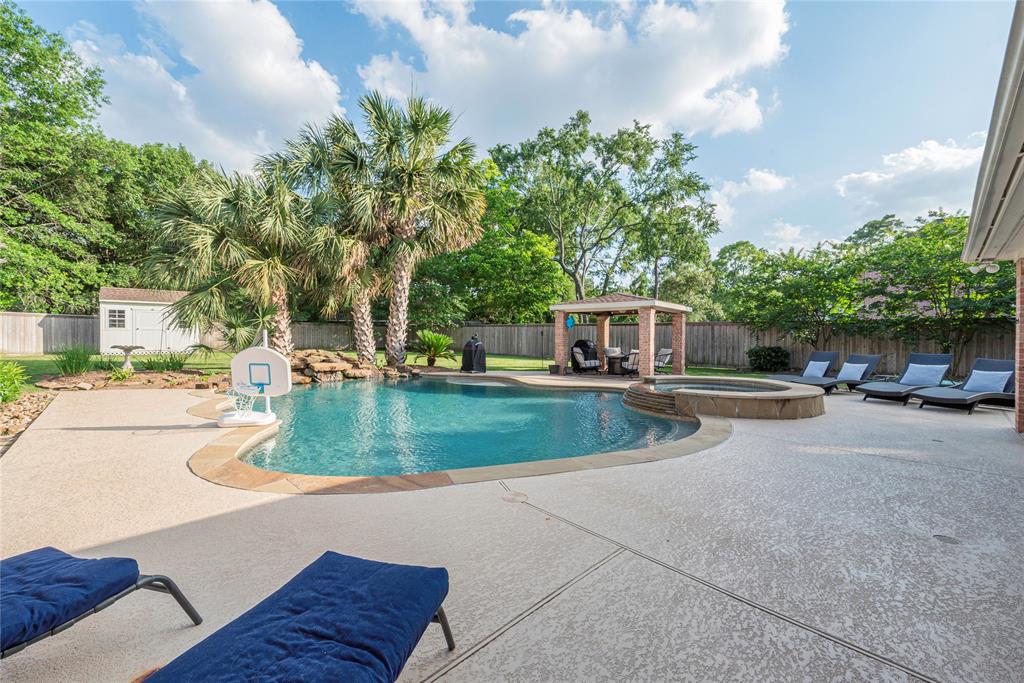 23530 Powder Mill Drive, Tomball, Texas image 48