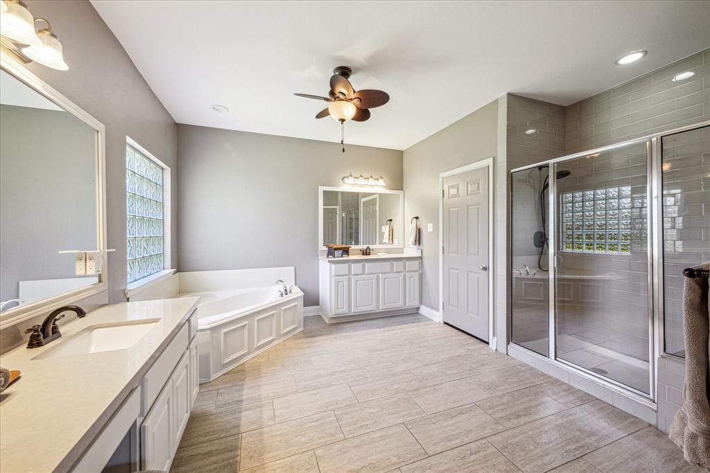 2414 Lakeway Drive, Friendswood, Texas image 18