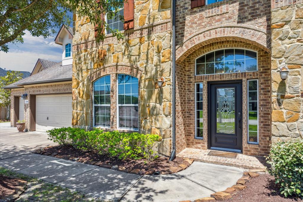 2414 Lakeway Drive, Friendswood, Texas image 2
