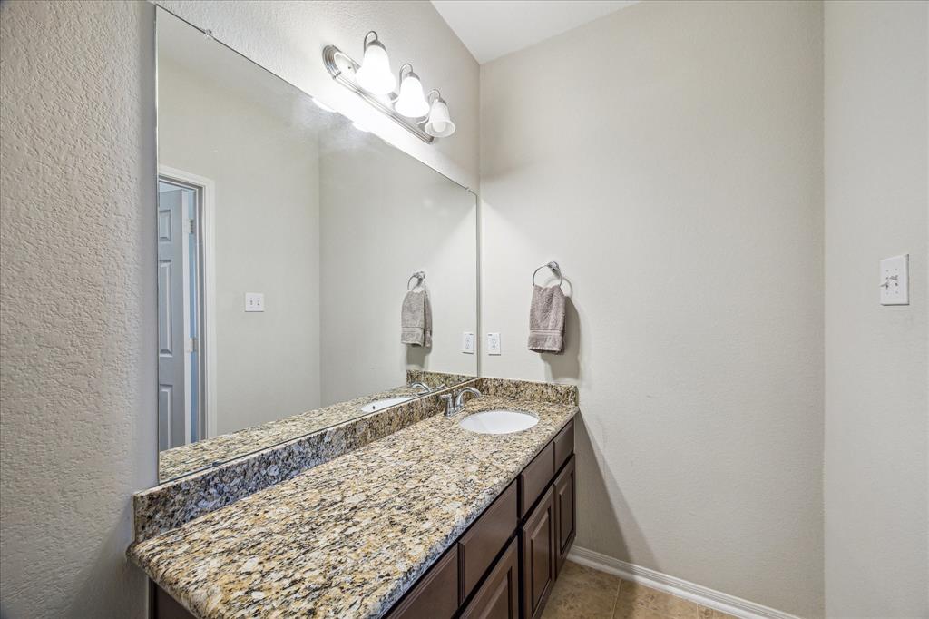 2414 Lakeway Drive, Friendswood, Texas image 31