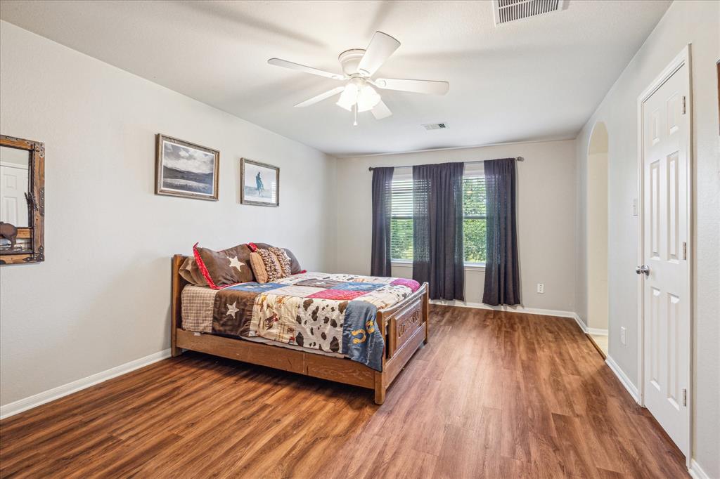 2414 Lakeway Drive, Friendswood, Texas image 30