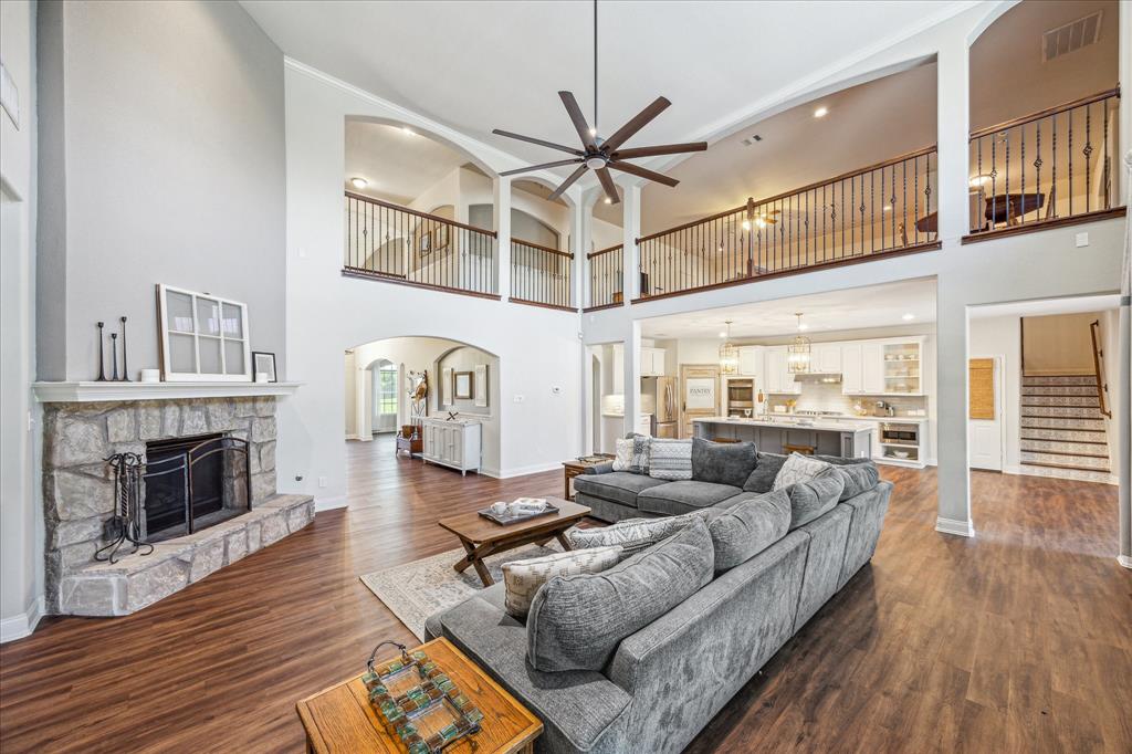 2414 Lakeway Drive, Friendswood, Texas image 12