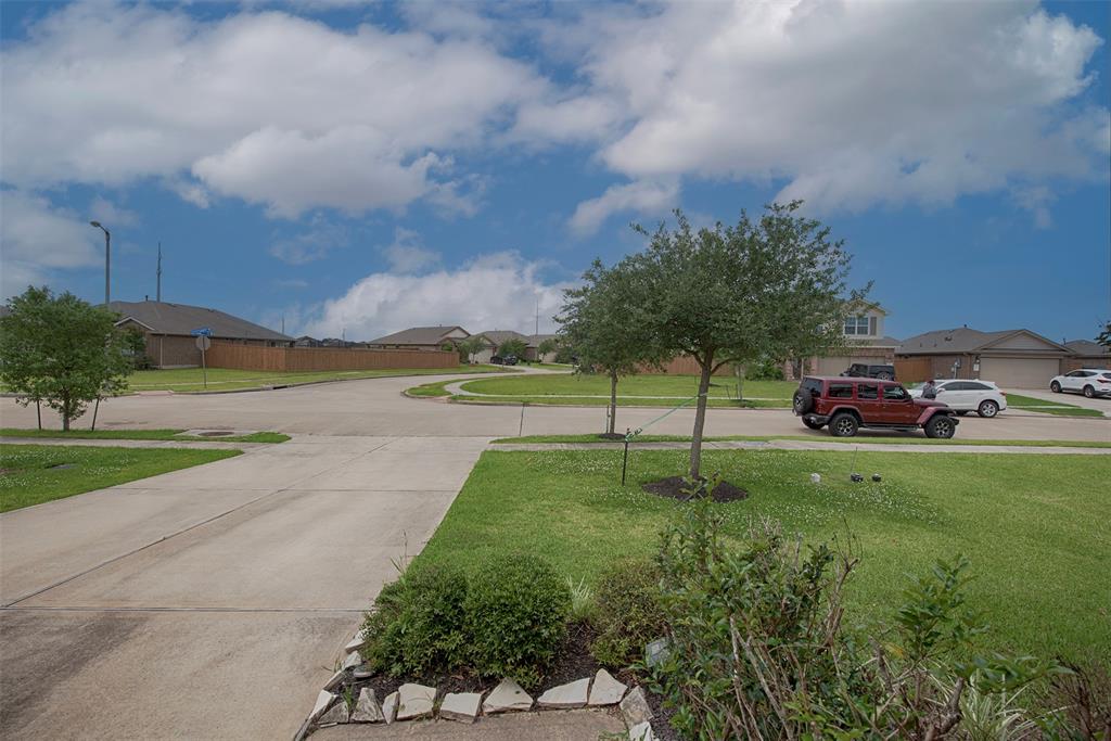 2128 Del Mar Drive, Texas City, Texas image 6