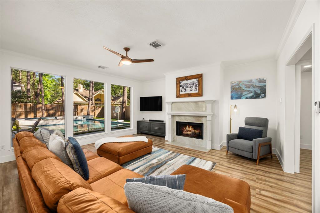 84 W Sandalbranch Circle, The Woodlands, Texas image 13