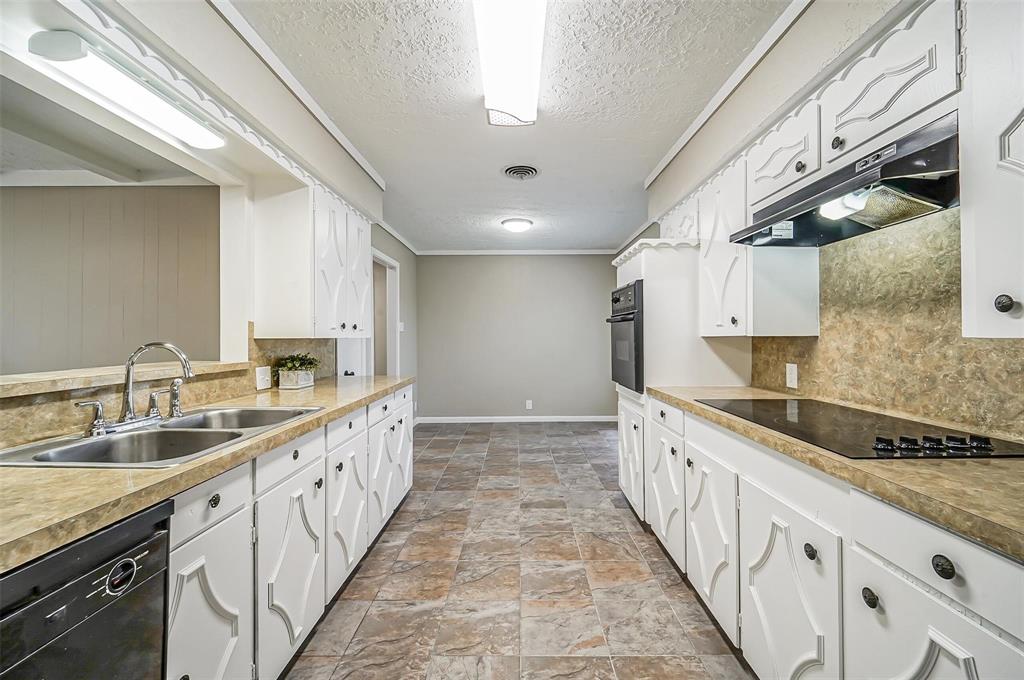4418 W Pasadena Boulevard, Deer Park, Texas image 12