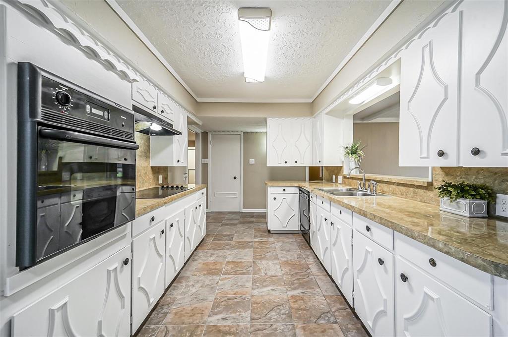 4418 W Pasadena Boulevard, Deer Park, Texas image 13