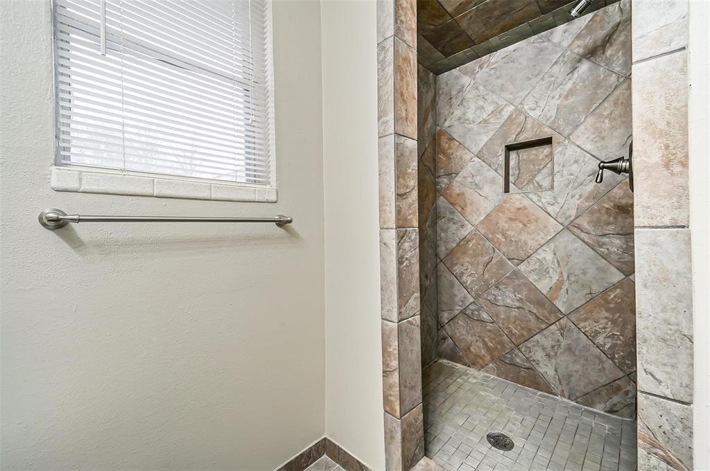 4418 W Pasadena Boulevard, Deer Park, Texas image 18