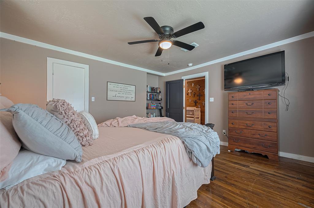 708 Sam Houston Avenue, Huntsville, Texas image 29