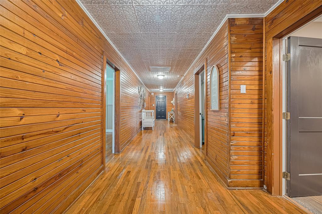708 Sam Houston Avenue, Huntsville, Texas image 14