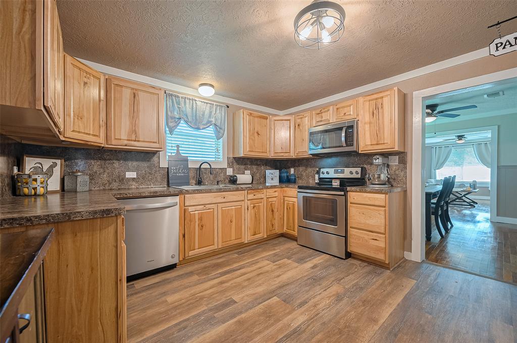 708 Sam Houston Avenue, Huntsville, Texas image 13