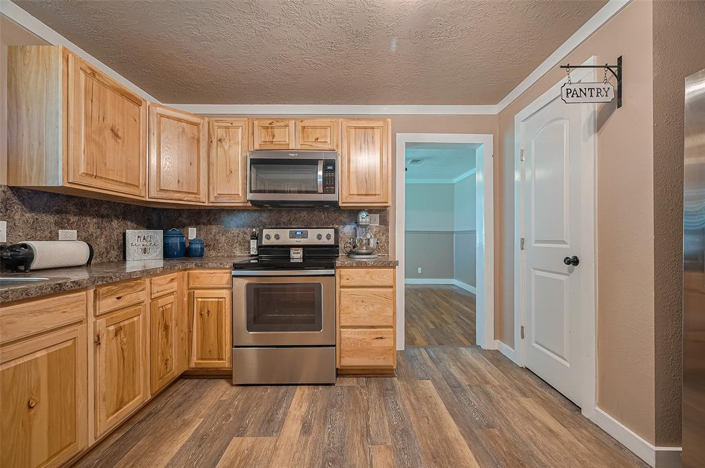 708 Sam Houston Avenue, Huntsville, Texas image 24