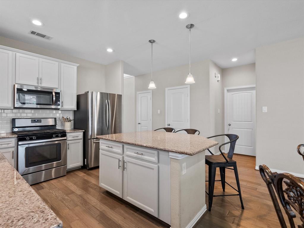 1604 Nacogdoches Valley Drive, League City, Texas image 4