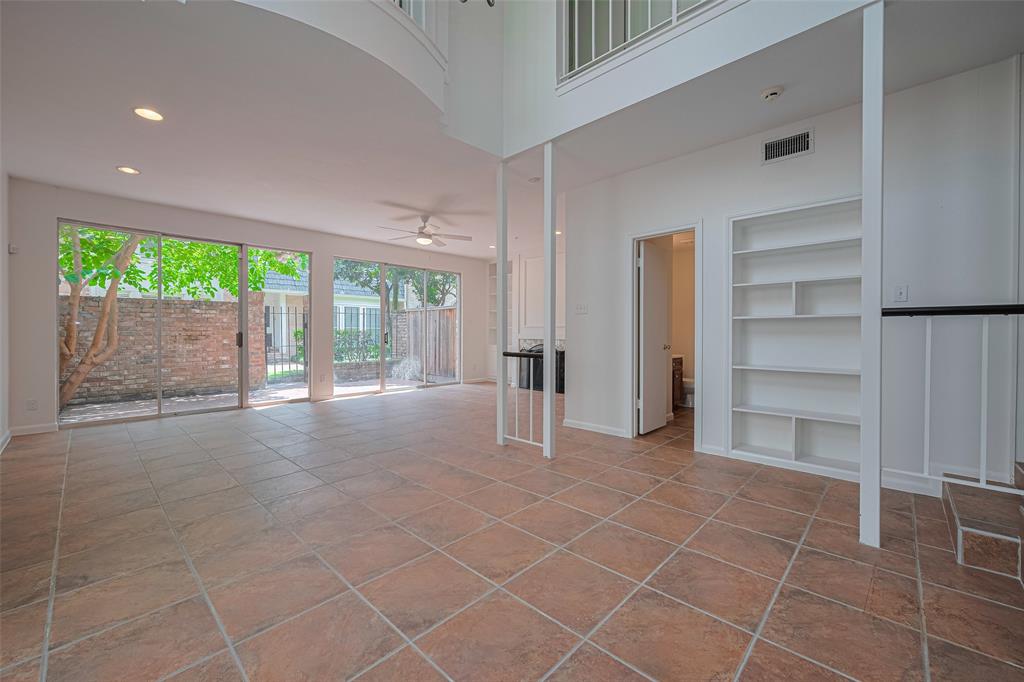 5825 Sugar Hill Drive #71, Houston, Texas image 5