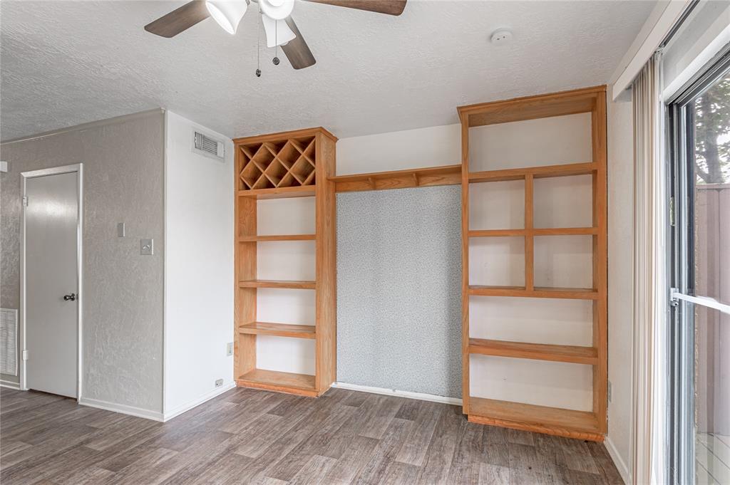 2521 Crosstimbers Street #K2, Huntsville, Texas image 12