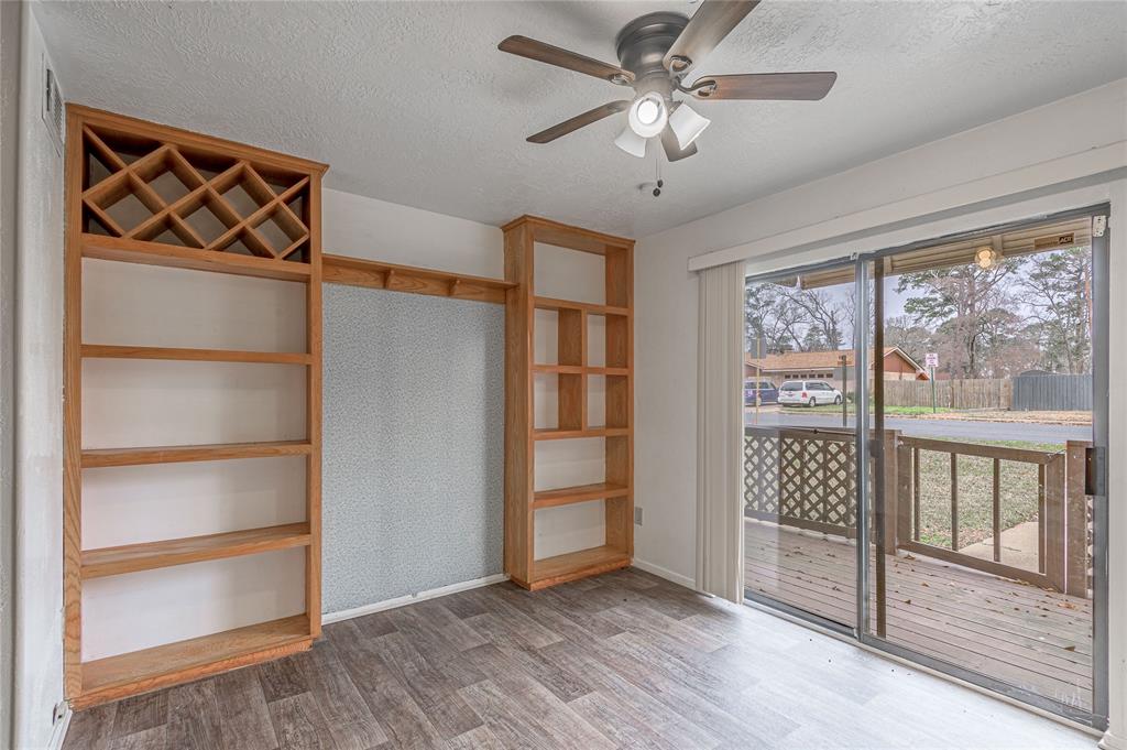 2521 Crosstimbers Street #K2, Huntsville, Texas image 13