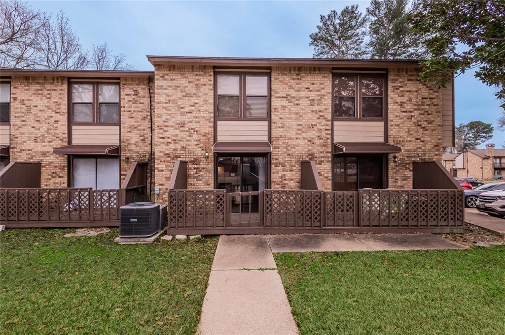 2521 Crosstimbers Street #K2, Huntsville, Texas image 36