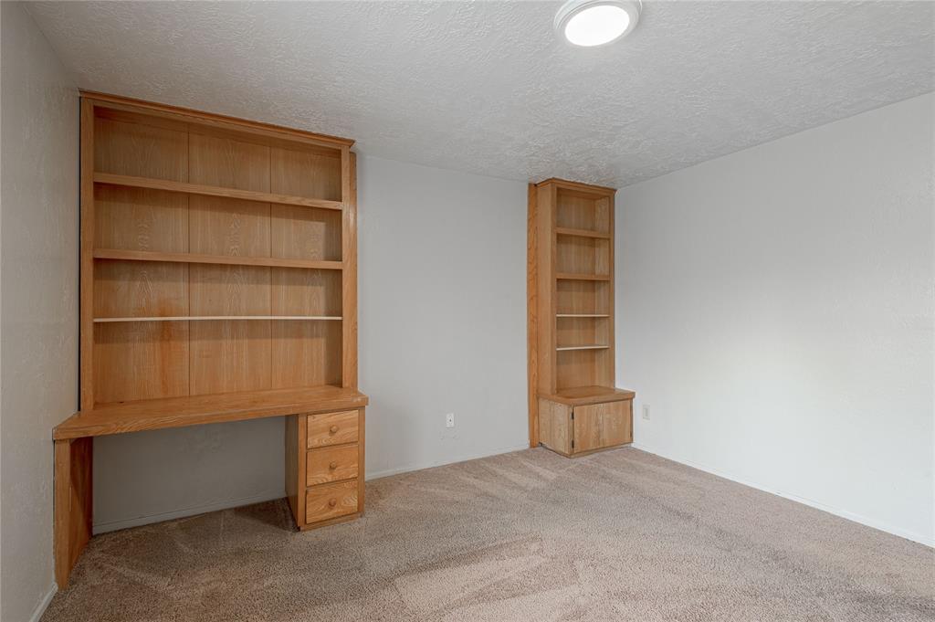 2521 Crosstimbers Street #K2, Huntsville, Texas image 18