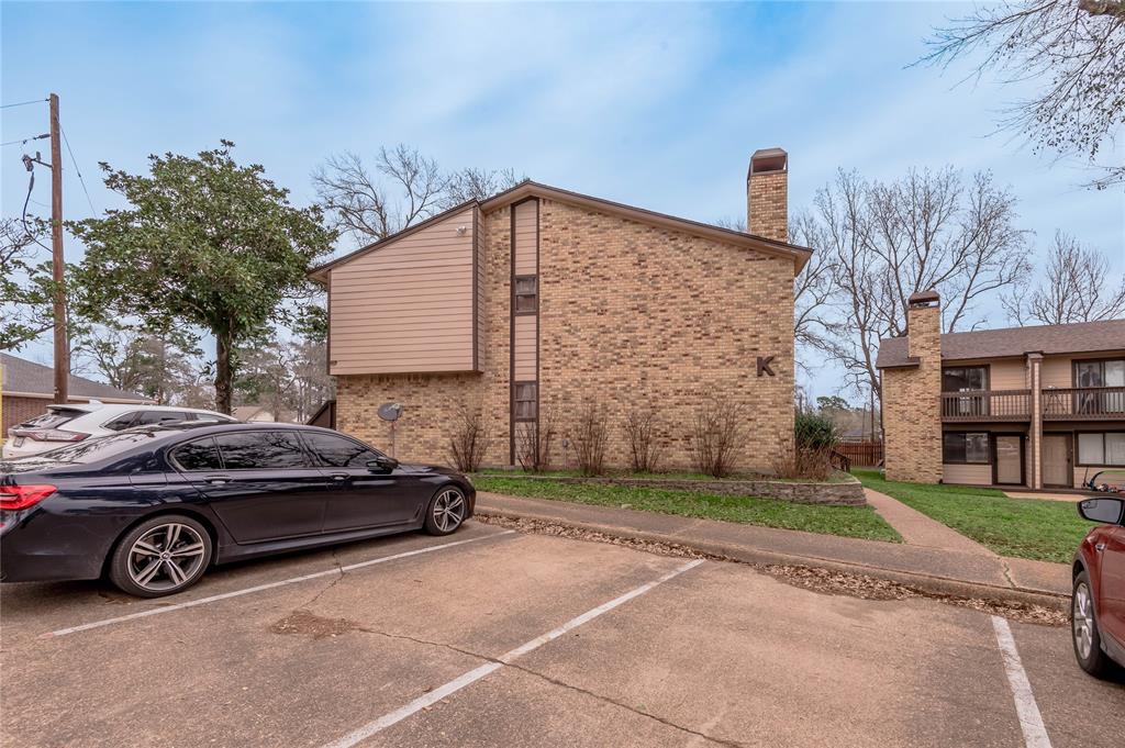 2521 Crosstimbers Street #K2, Huntsville, Texas image 31