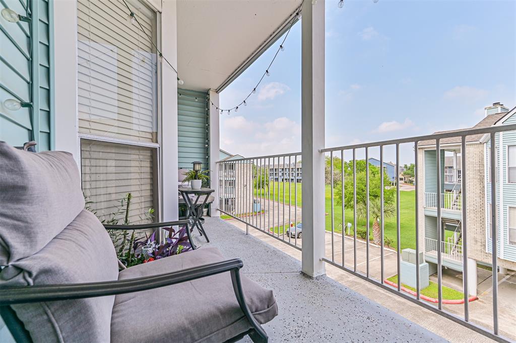 18617 Egret Bay Boulevard #1112, Webster, Texas image 17