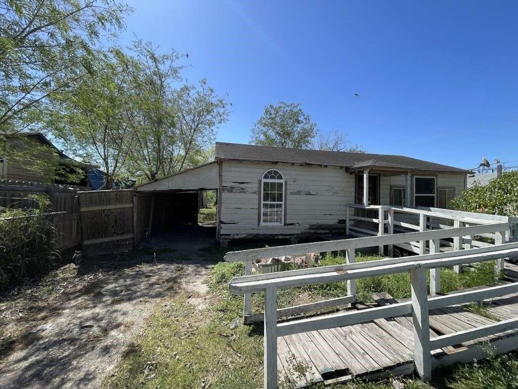 1017 W Buchanan Street, Harlingen, Texas image 2