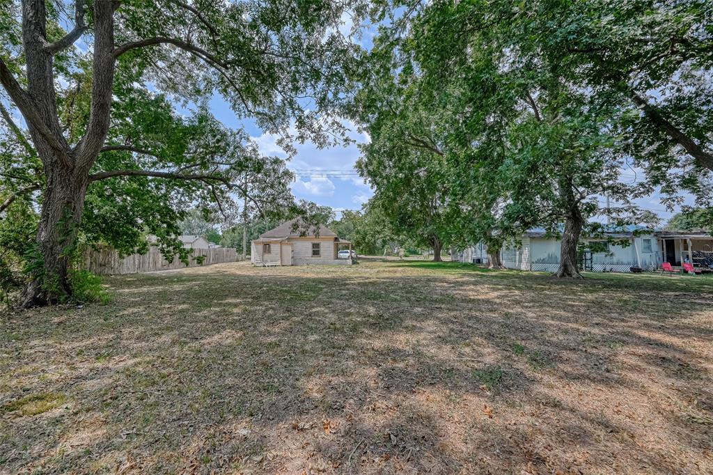 702 Mattie Street, Wharton, Texas image 34