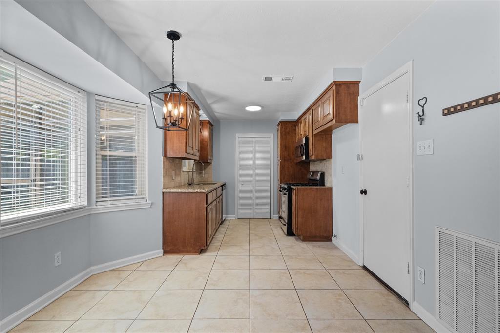 1705 Capri Lane, Seabrook, Texas image 9