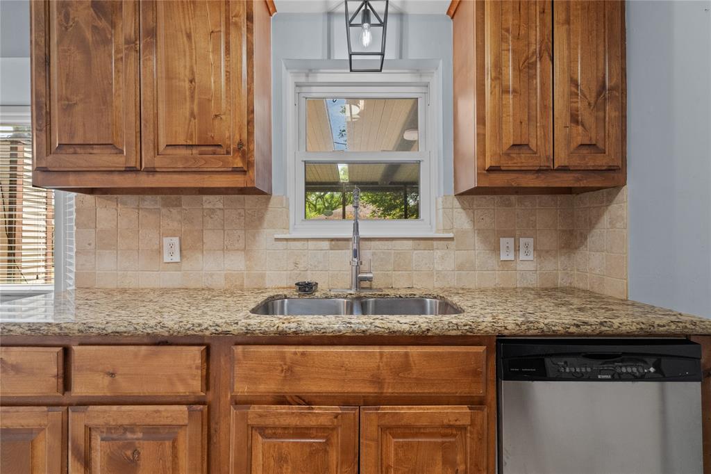 1705 Capri Lane, Seabrook, Texas image 12