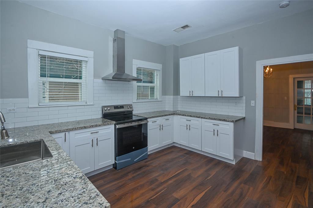 216 S Cloud Street, Wharton, Texas image 11