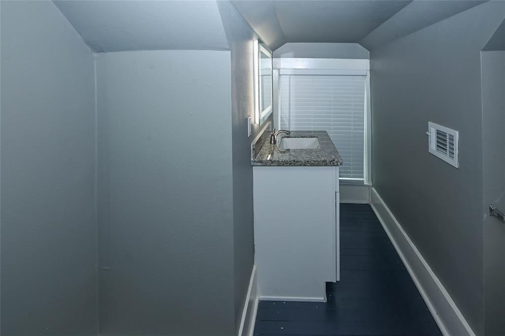 216 S Cloud Street, Wharton, Texas image 24