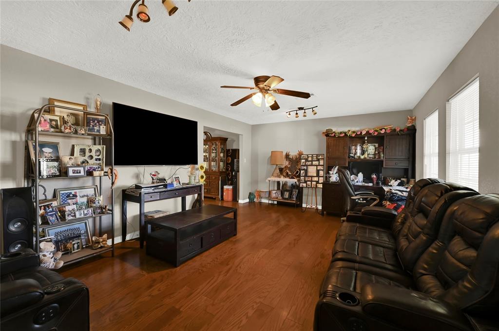 3002 Tanglebriar Drive, Pasadena, Texas image 4