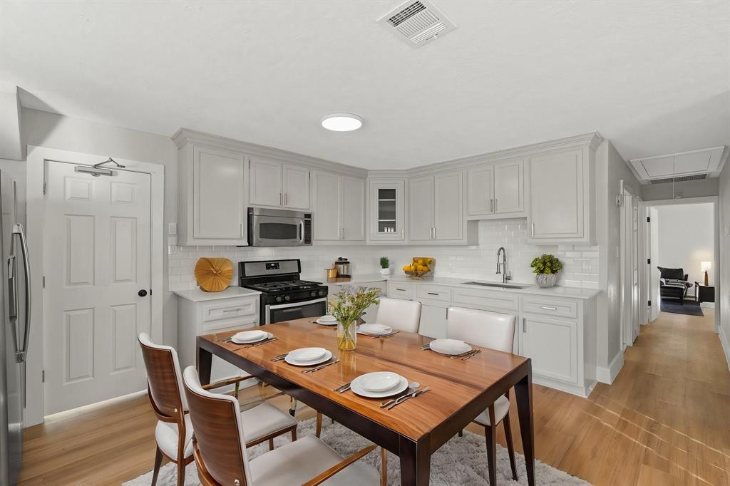 915 Avenue, Rosenberg, Texas image 4