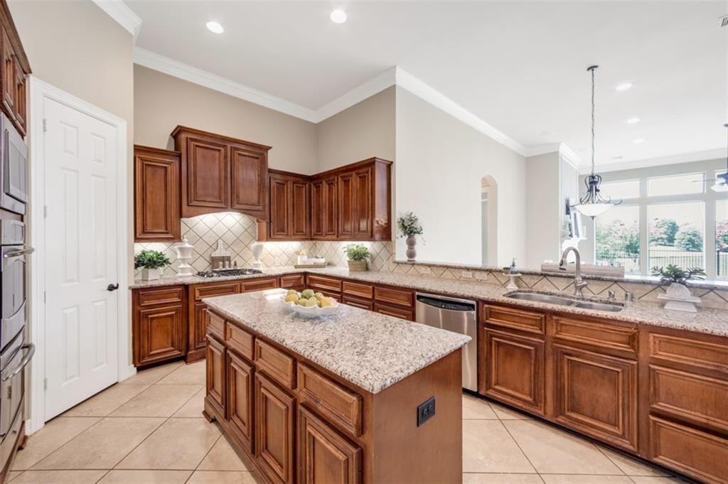 18714 S Colony Shore Drive, Cypress, Texas image 9