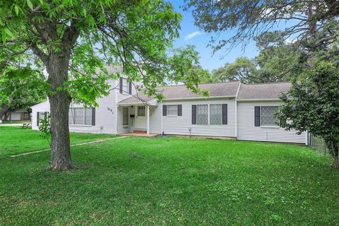 A home in La Marque