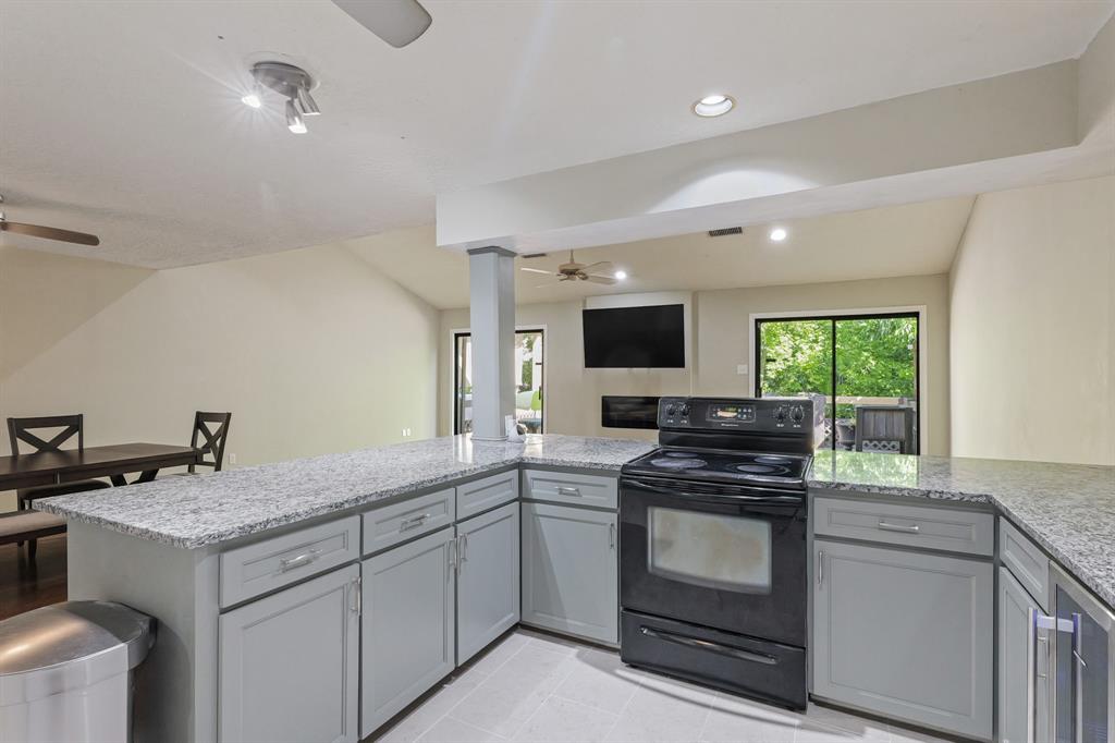 105 Capetown St, Conroe, Texas image 10
