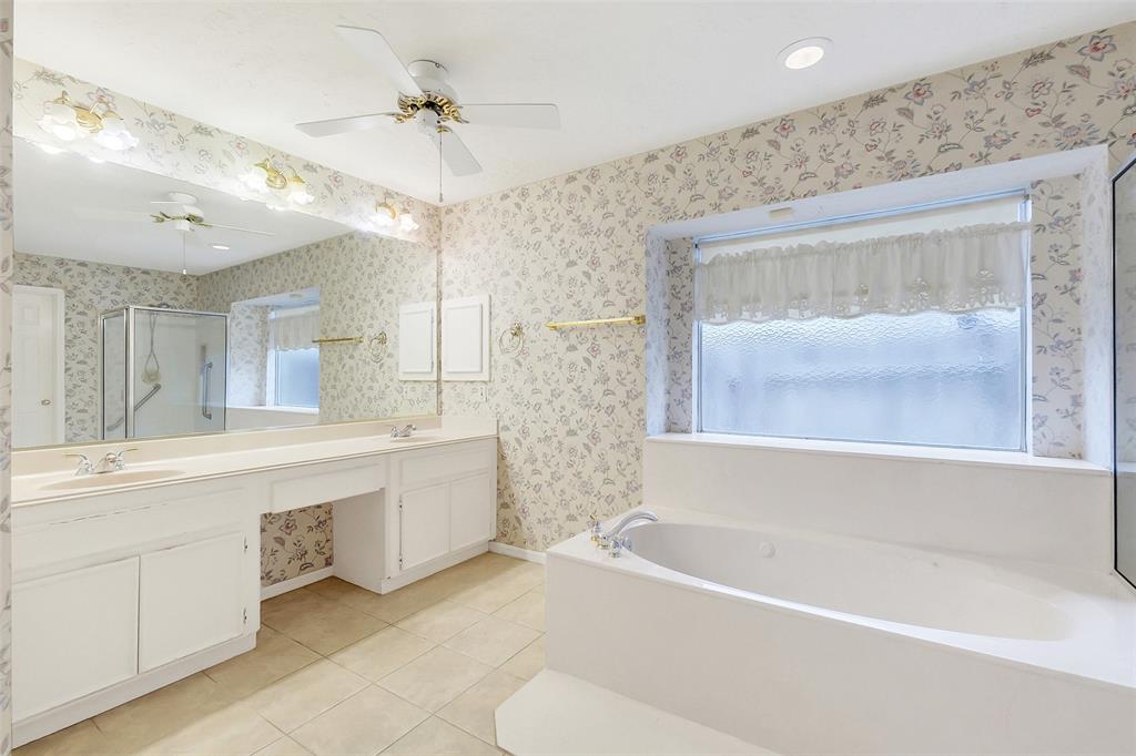 1406 Briarbend Drive, Sugar Land, Texas image 16