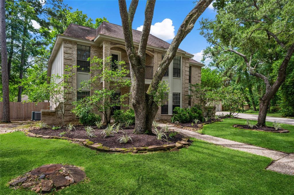 2802 Deer Hollow Drive, Kingwood, Texas image 2