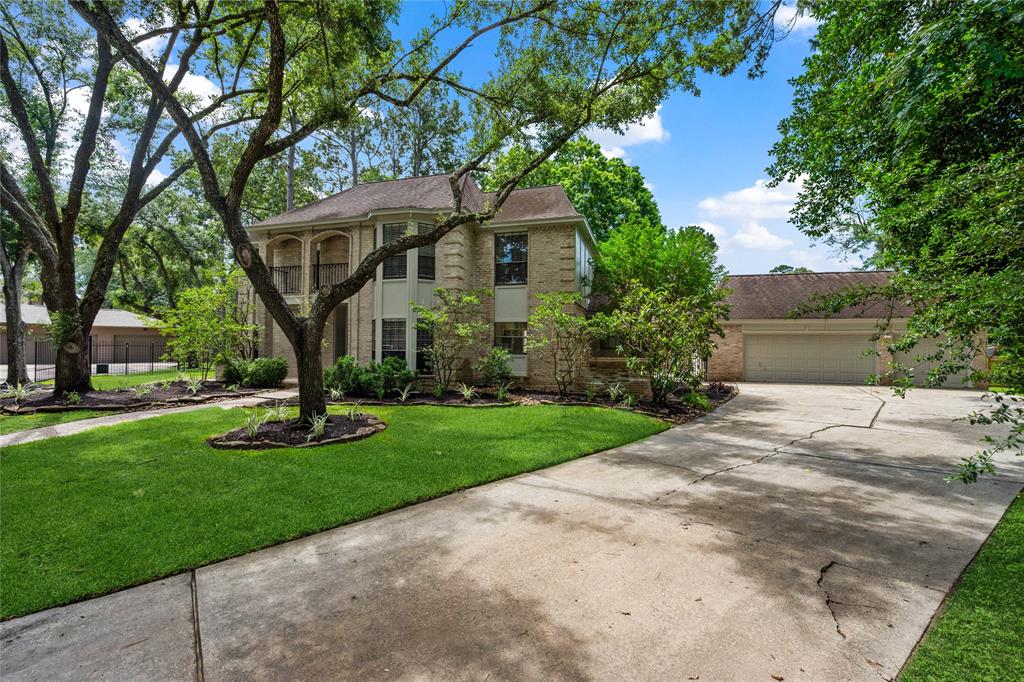2802 Deer Hollow Drive, Kingwood, Texas image 3
