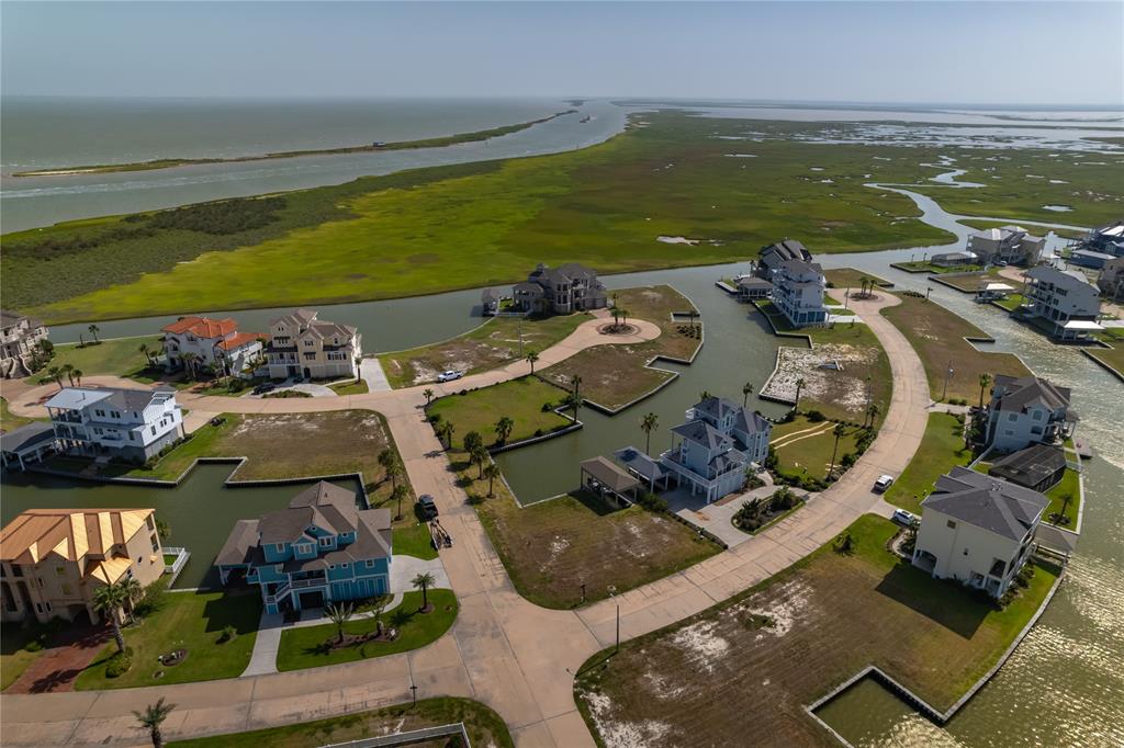 15 Half Moon, Hitchcock, Texas image 9