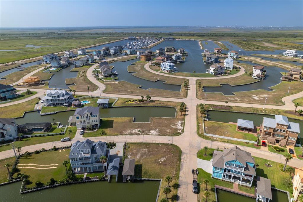 15 Half Moon, Hitchcock, Texas image 5