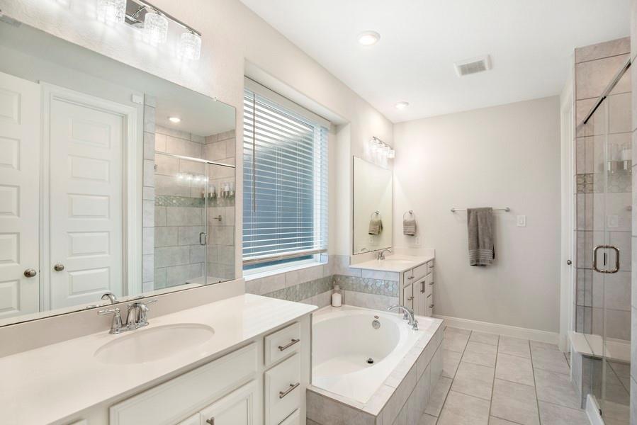 13814 Russell Court, Mont Belvieu, Texas image 10