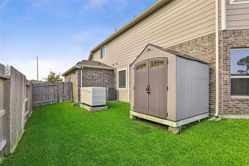 13814 Russell Court, Mont Belvieu, Texas image 17