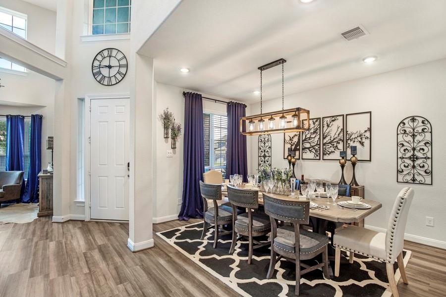 13814 Russell Court, Mont Belvieu, Texas image 3