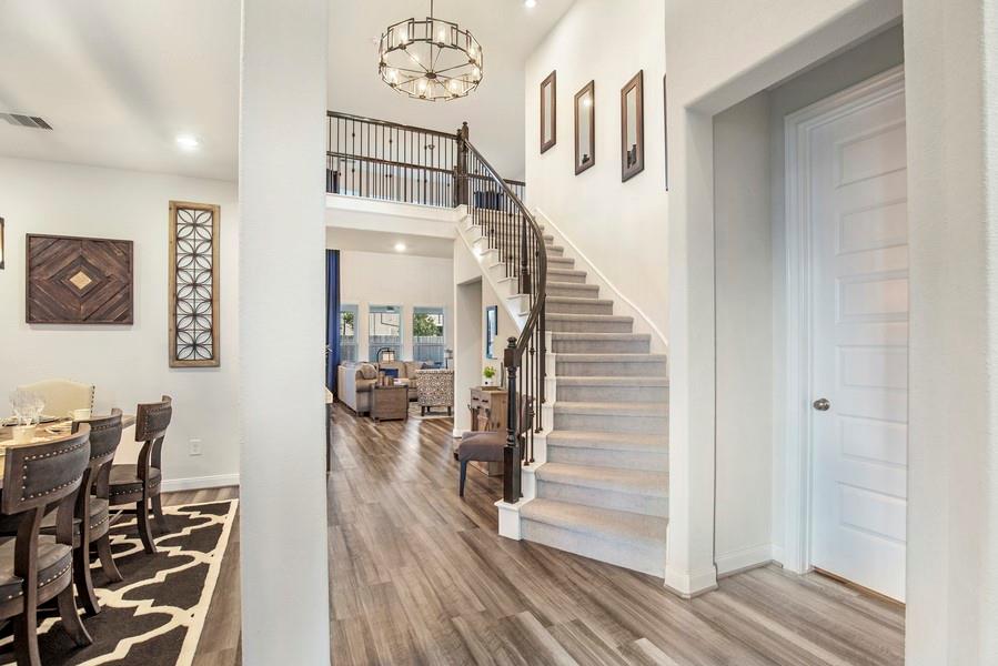 13814 Russell Court, Mont Belvieu, Texas image 2
