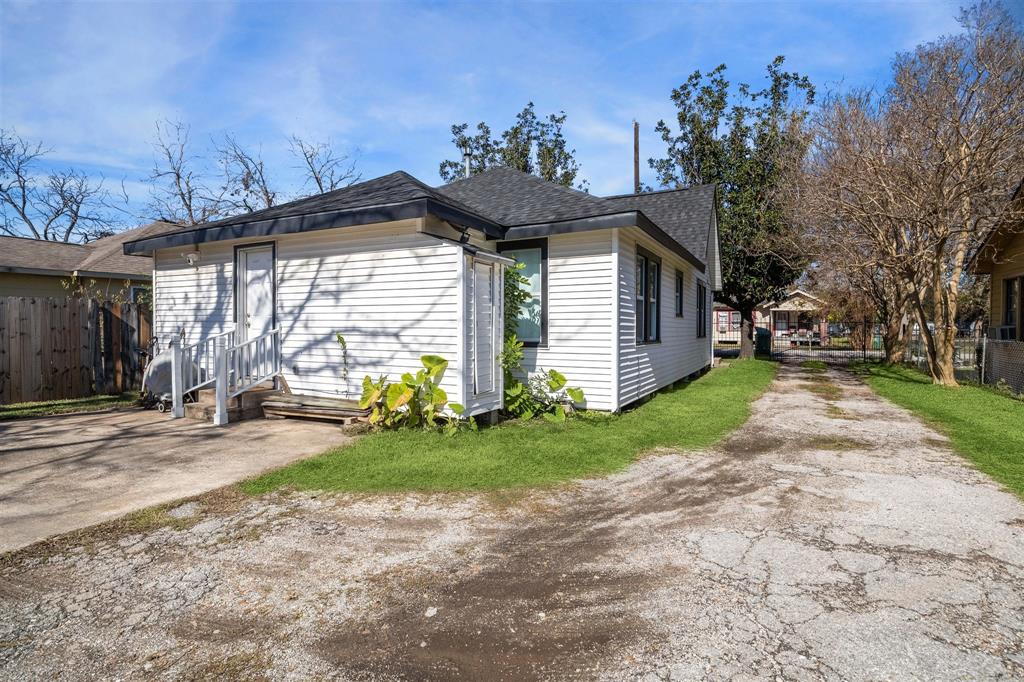 9330 E Avenue L, Houston, Texas image 10