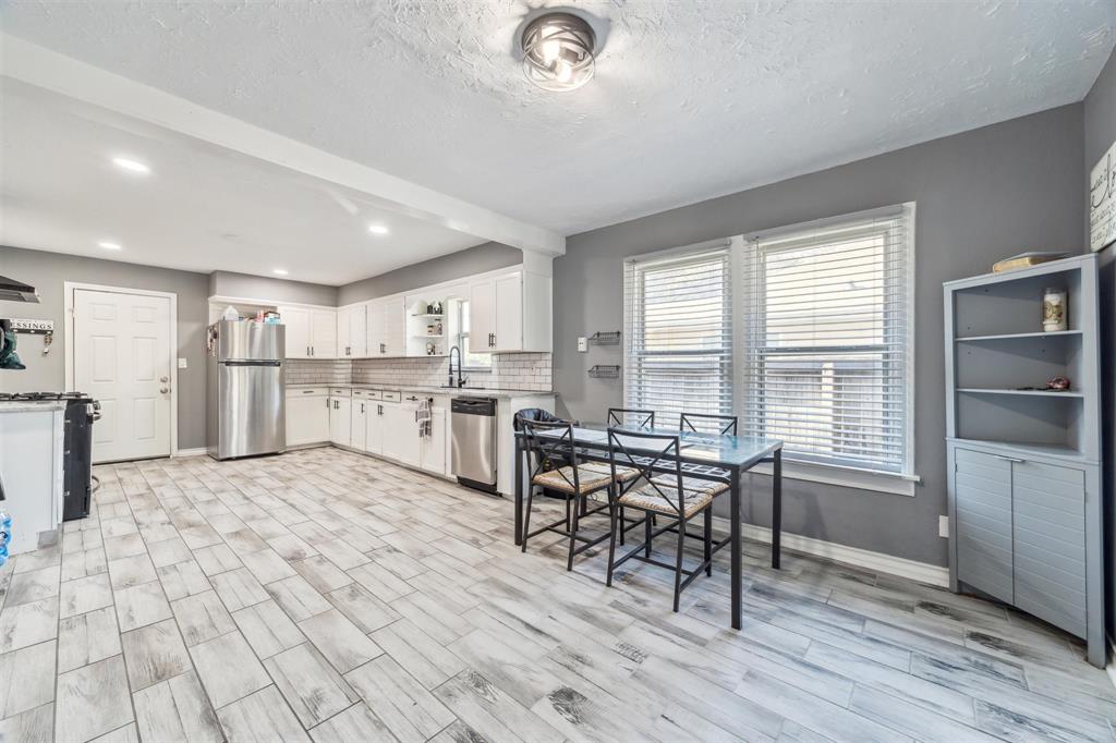 9330 E Avenue L, Houston, Texas image 4