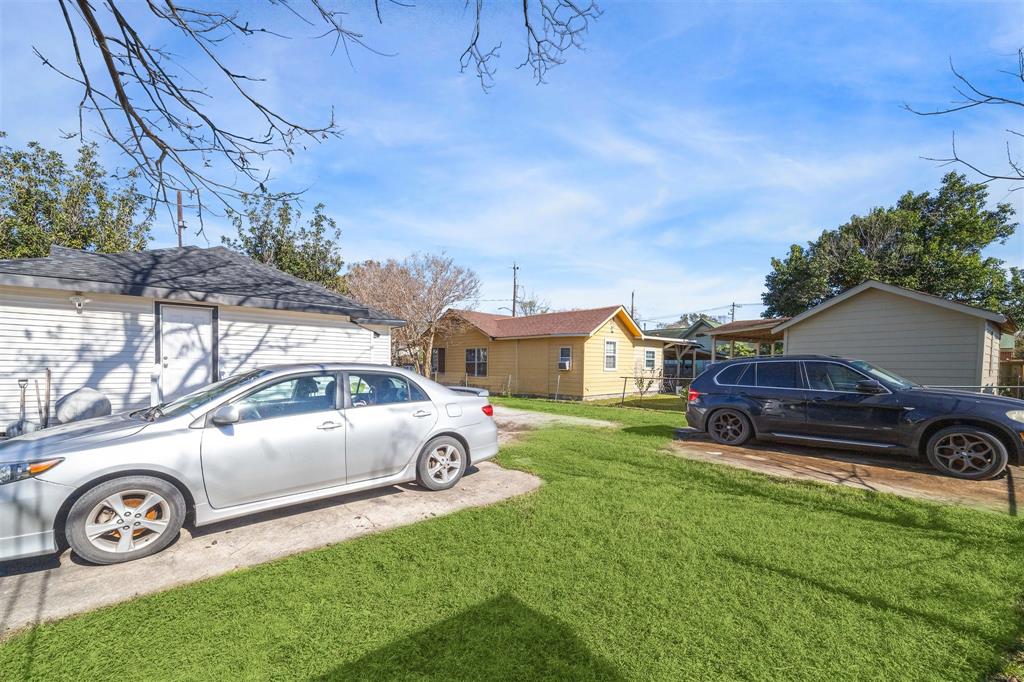 9330 E Avenue L, Houston, Texas image 11