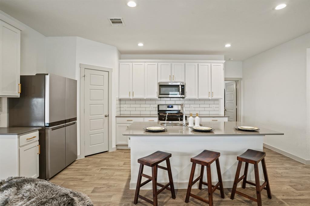 1219 Minerals Lane, Rosharon, Texas image 7