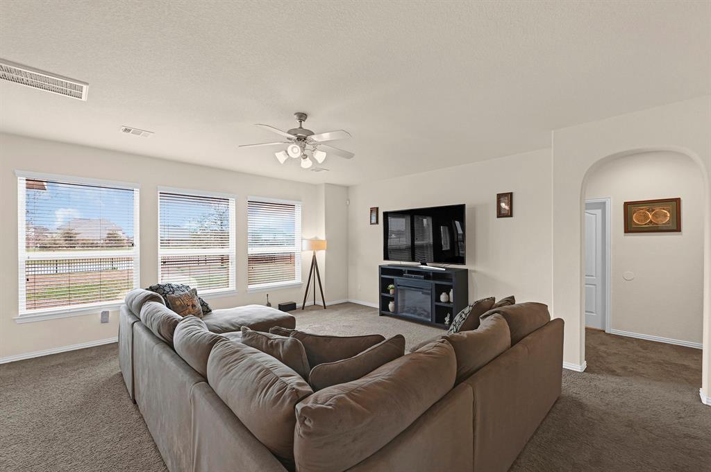 9915 Bezeled Circle Lane, Iowa Colony, Texas image 8