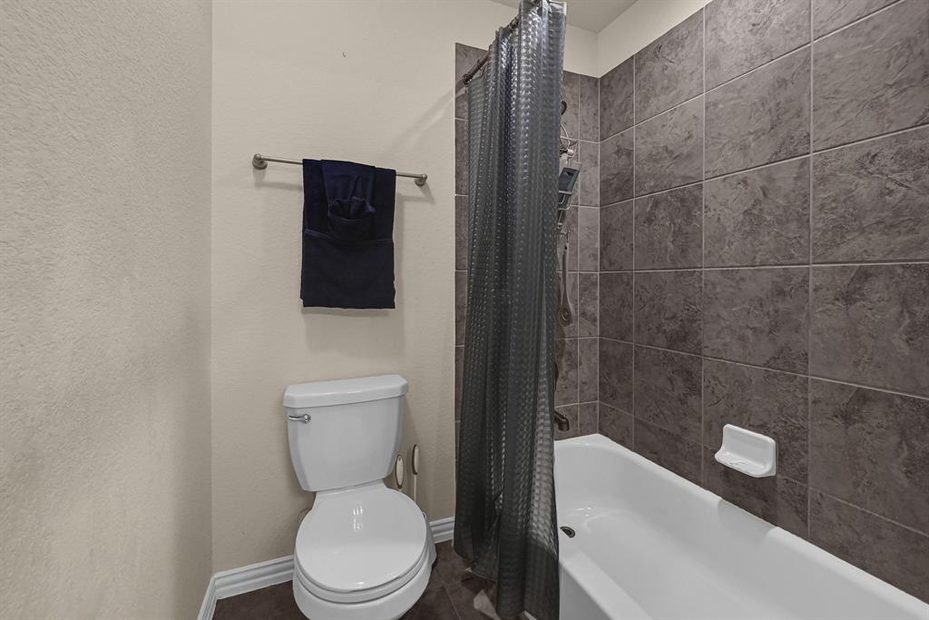 9915 Bezeled Circle Lane, Iowa Colony, Texas image 21
