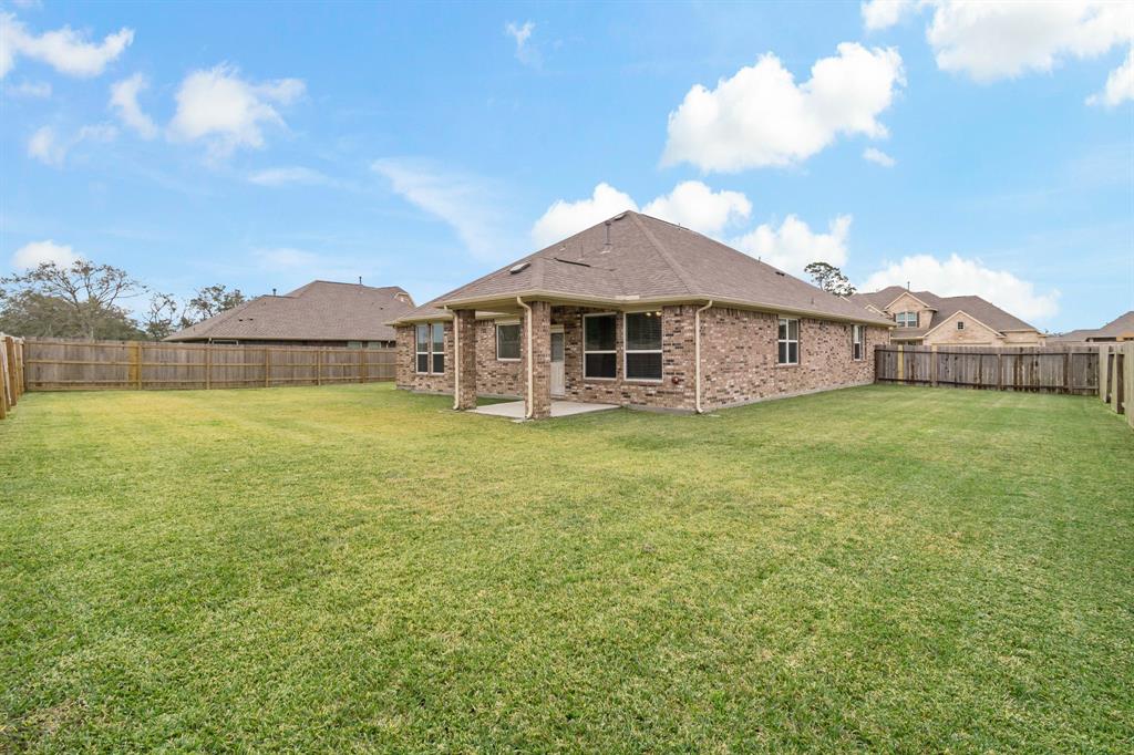 1290 Laurel Loop, Angleton, Texas image 27